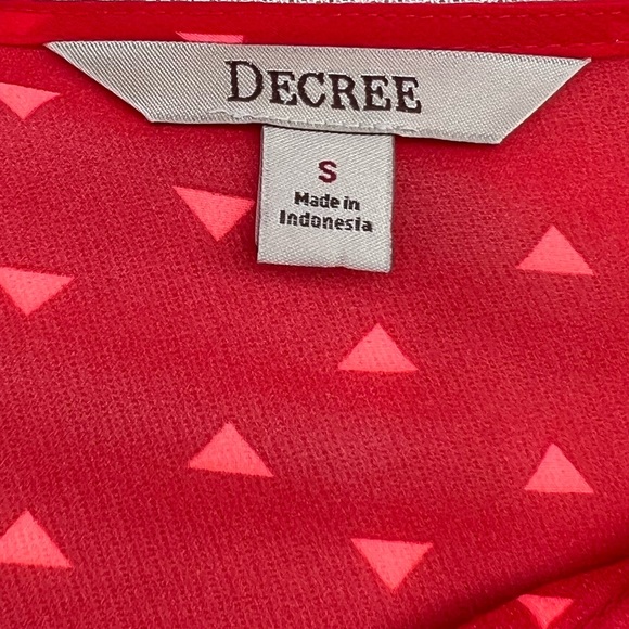 Decree Sheer Open Up Long Sleeves Strawberry Color with coral pink Accents Sz S - Picture 8 of 8